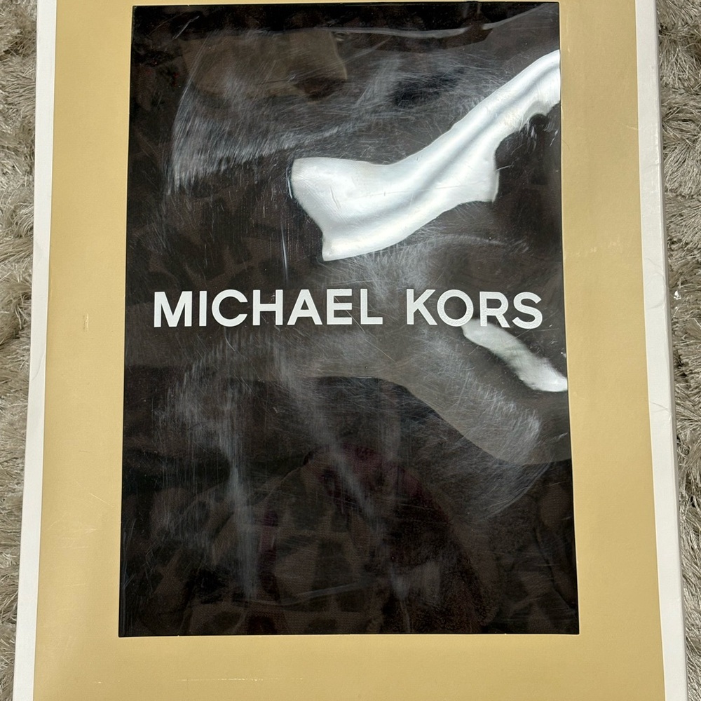 Michael Kors chocolate brown bath robe size s/m unisex
